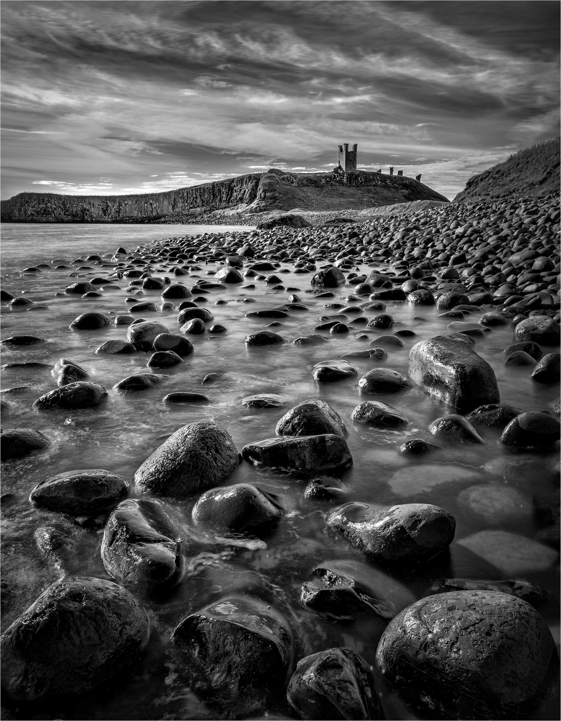 3rd place with 5 points - Dunstanburgh Castle by Kenneth Rennie (1 - Likes)