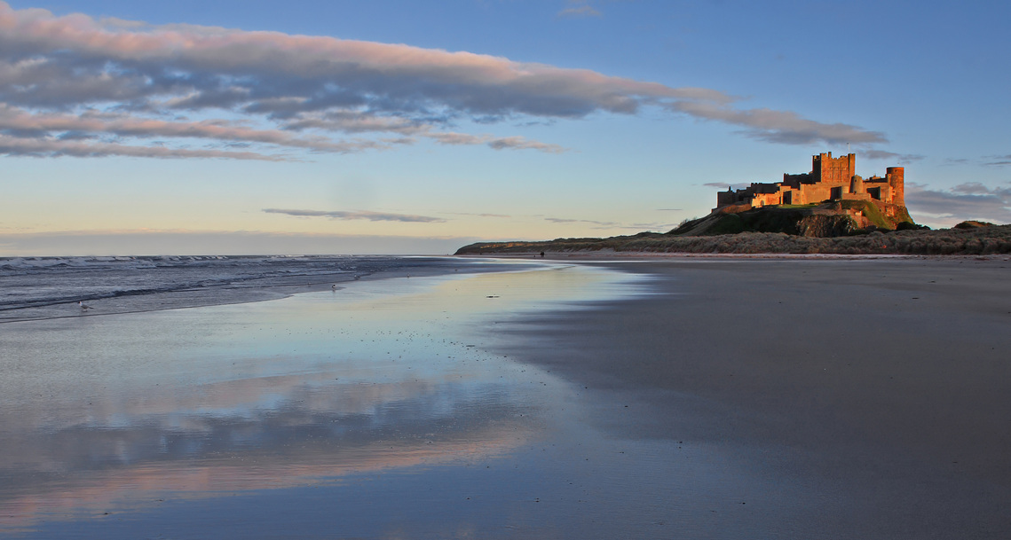 HC - Bamburgh castle By Valerie Johnston