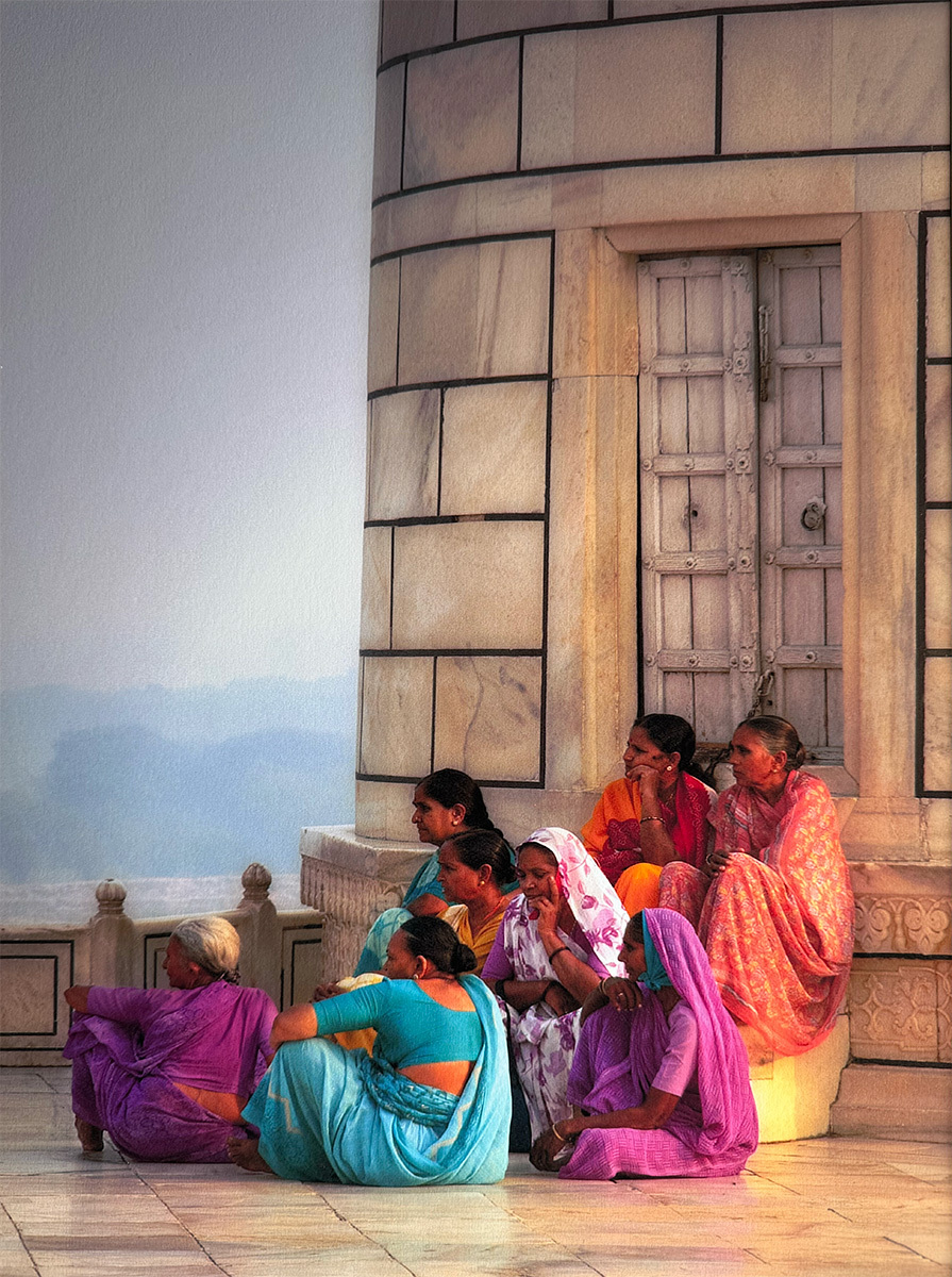 winner Taking a break - Taj Mahal