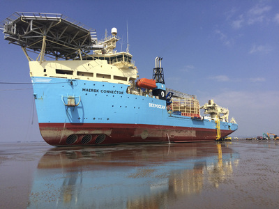 3-Cable Pull in Morecome Bay