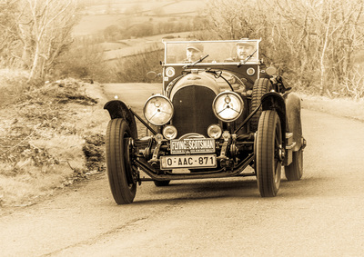 HC Antique Bentley by Angus Reid